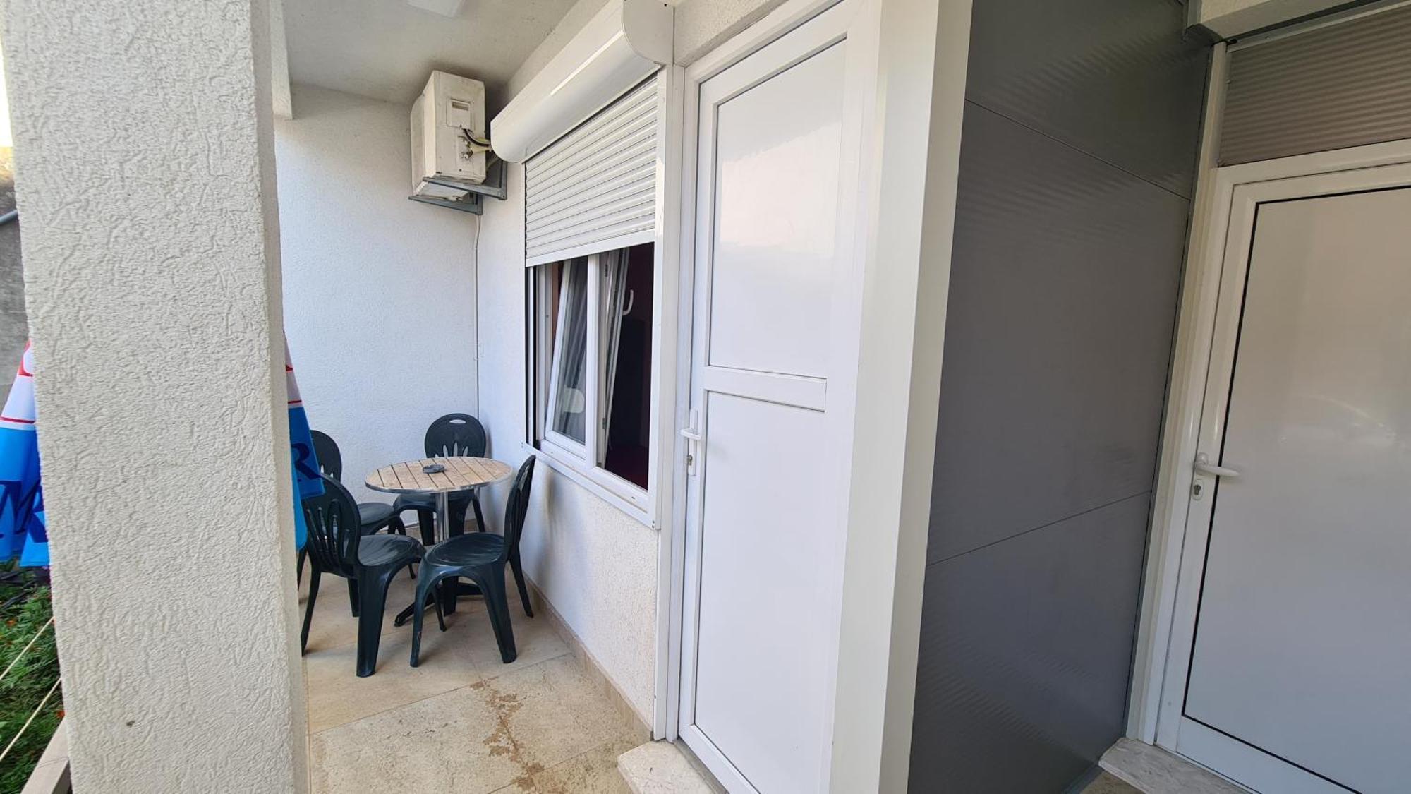 Apartments Bulatovic بار الغرفة الصورة